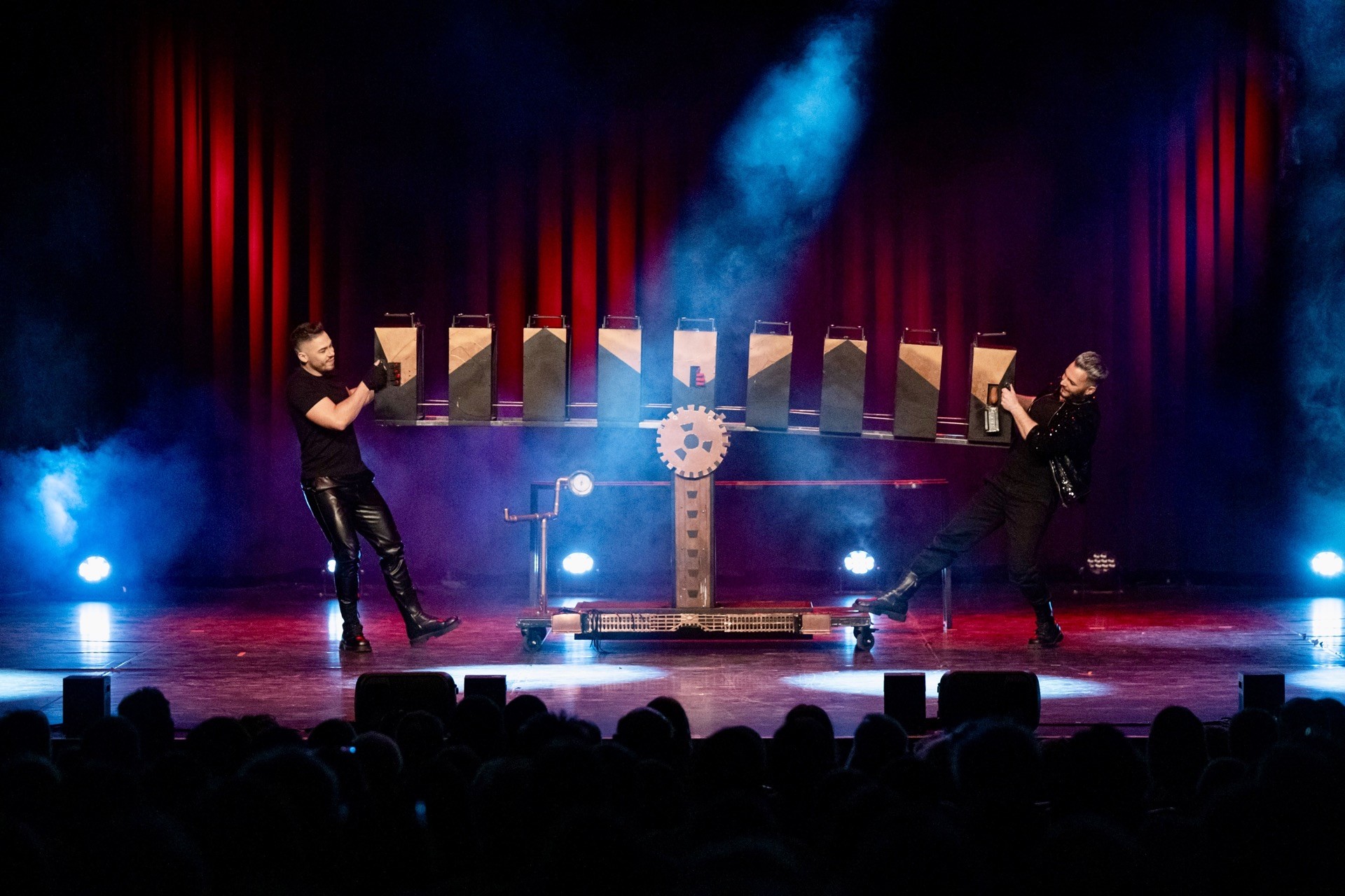 Zee Zeus — grand illusion apparatus on stage